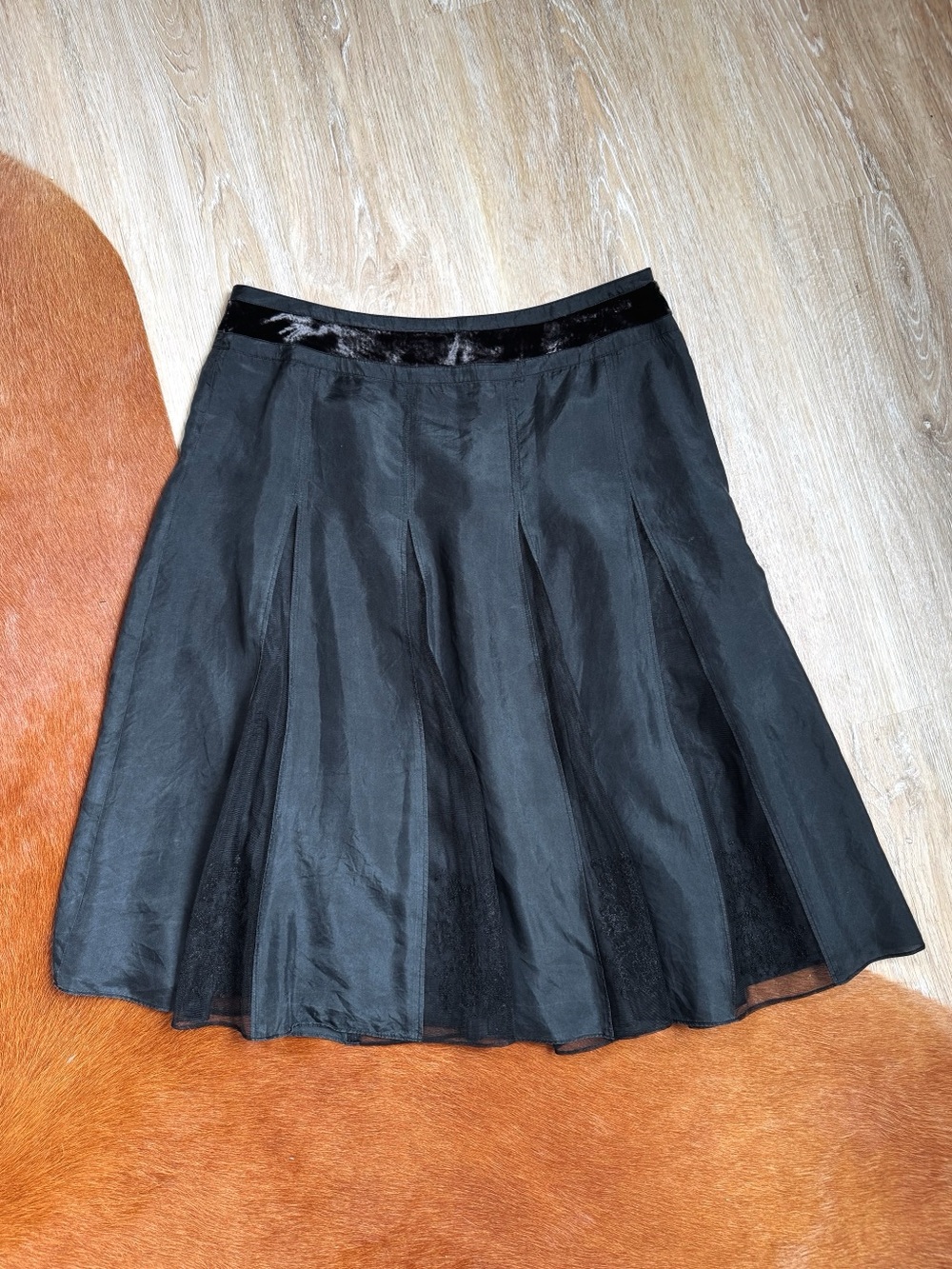 100% silk vintage y2k DKNY black midi skirt with mid - low rise and flowy drape - Picture 2 of 5